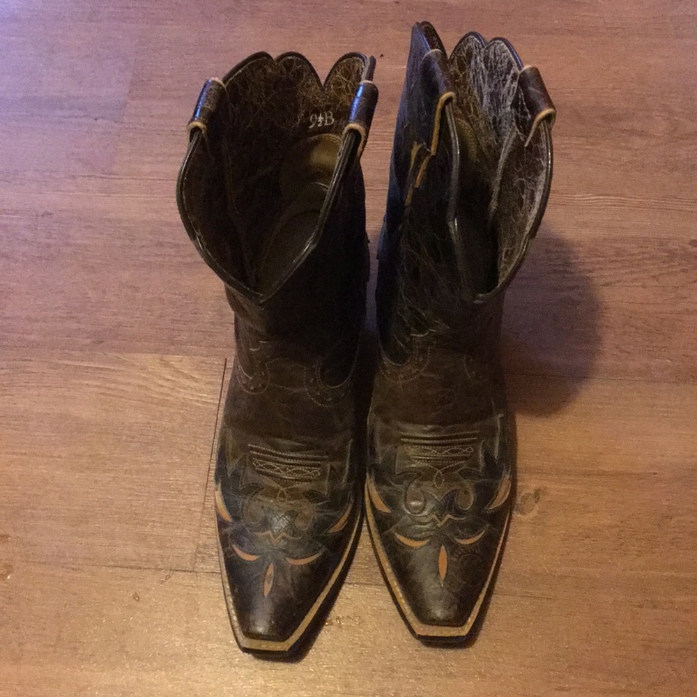 Ariat boots!